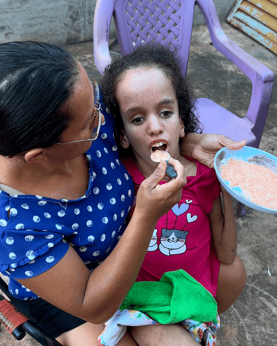 SEM O SUPLEMENTO, ANA JULIA FICA CADA VEZ MAIS FRACA.